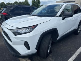 Used 2022 Toyota RAV4 LE image 1