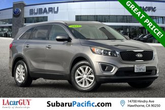 Used 2017 Kia Sorento LX w/ LX Convenience Package image 1
