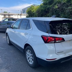 Used 2022 Chevrolet Equinox LT image 1