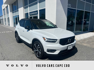 Used 2021 Volvo XC40 T5 R-Design w/ Protection Package image 1