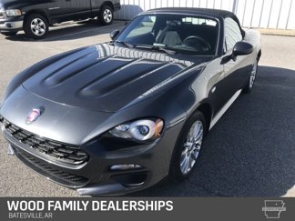 Used 2017 FIAT 124 Spider Classica image 1