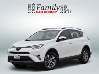 Used 2017 Toyota RAV4 XLE image 1