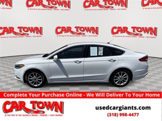 Used 2017 Ford Fusion SE image 1