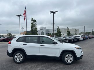 Used 2014 Jeep Cherokee Sport image 1