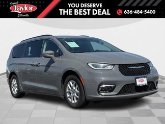 Used 2022 Chrysler Pacifica Touring-L image 1