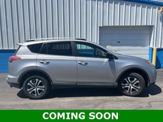 Used 2017 Toyota RAV4 LE image 1