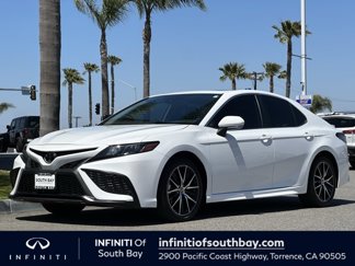 Used 2024 Toyota Camry SE image 1