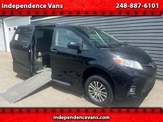 Used 2019 Toyota Sienna XLE image 1
