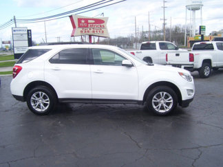 Used 2017 Chevrolet Equinox LT w/ Convenience Package image 1