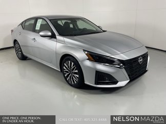 Used 2023 Nissan Altima 2.5 SV image 1