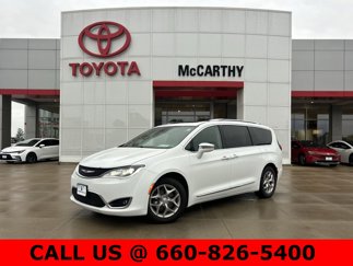 Used 2018 Chrysler Pacifica Limited image 1