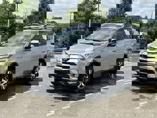 Used 2017 Toyota RAV4 XLE image 1