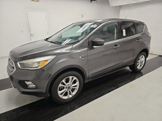 Used 2017 Ford Escape SE w/ SE Cold Weather Package image 1