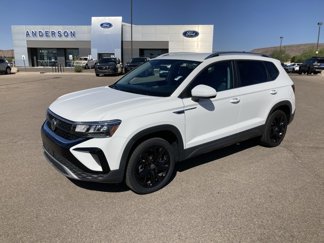 Used 2022 Volkswagen Taos SE image 1
