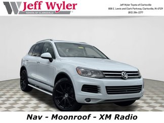 Used 2014 Volkswagen Touareg Sport image 1