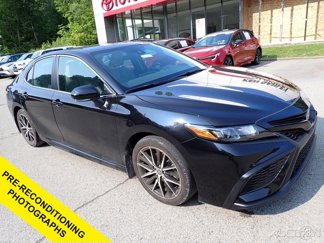 Used 2023 Toyota Camry SE image 1