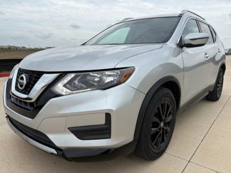 Used 2018 Nissan Rogue SV image 1