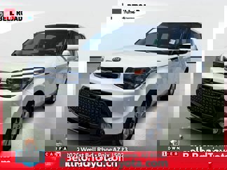 Used 2016 Kia Soul + image 1