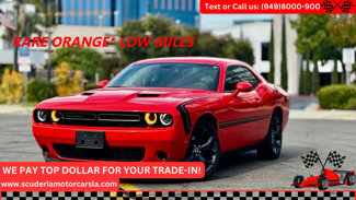 Used 2017 Dodge Challenger SXT image 1