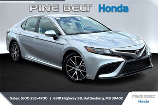Used 2023 Toyota Camry SE image 1