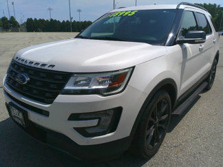 Used 2017 Ford Explorer XLT image 1