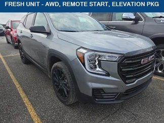 Used 2024 GMC Terrain SLE w/ Driver Convenience Package image 1