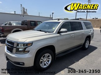 Used 2015 Chevrolet Suburban LT w/ Luxury Package image 1