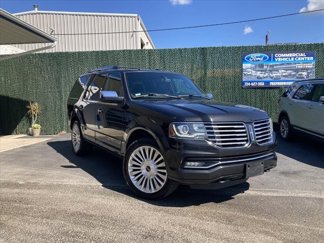 Used 2015 Lincoln Navigator 4WD image 1