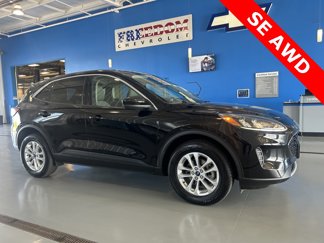 Used 2020 Ford Escape SE image 1