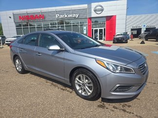 Used 2016 Hyundai Sonata SE image 1