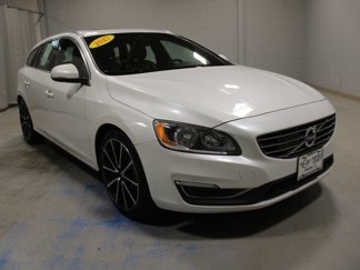 Used 2017 Volvo V60 T5 Premier w/ Convenience Package image 1