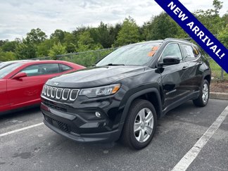 Used 2022 Jeep Compass Latitude image 1