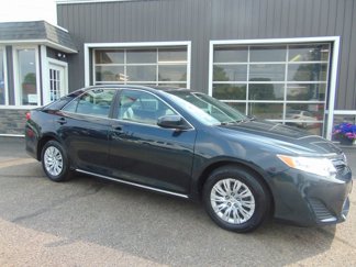 Used 2012 Toyota Camry LE image 1