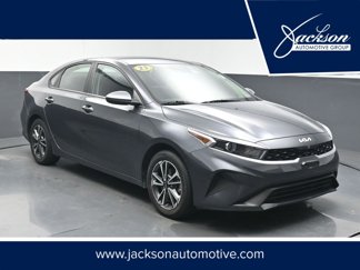 Used 2023 Kia Forte LXS image 1