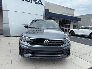 Used 2022 Volkswagen Tiguan SE R-Line image 1