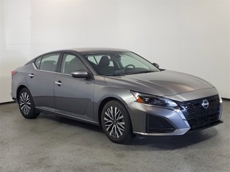 Used 2023 Nissan Altima 2.5 SV image 1