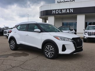 Used 2021 Nissan Kicks SV image 1
