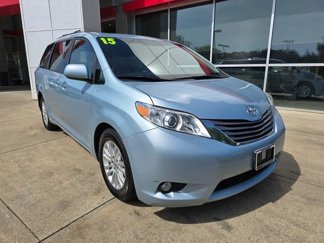Used 2015 Toyota Sienna XLE image 1