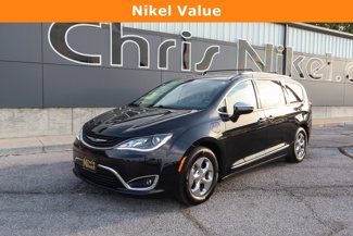 Used 2018 Chrysler Pacifica Limited image 1