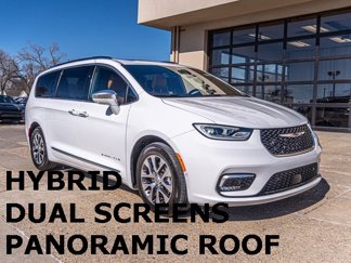 Used 2024 Chrysler Pacifica Pinnacle image 1