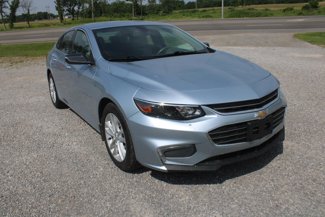 Used 2017 Chevrolet Malibu LT image 1