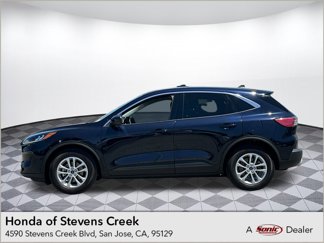 Used 2021 Ford Escape SE image 1