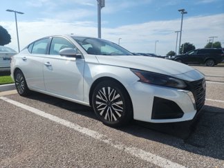 Used 2023 Nissan Altima 2.5 SV image 1