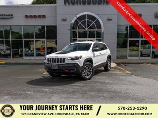 Used 2021 Jeep Cherokee Trailhawk w/ Comfort/Convenience Group image 1
