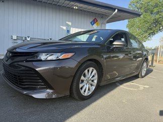 Used 2020 Toyota Camry LE image 1