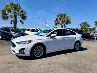 Used 2020 Ford Fusion SE image 1