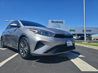 Used 2023 Kia Forte LXS image 1