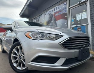 Used 2017 Ford Fusion SE w/ Fusion SE Technology Package image 1