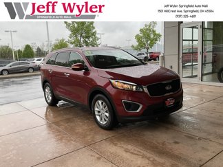Used 2017 Kia Sorento LX w/ LX Convenience Package image 1