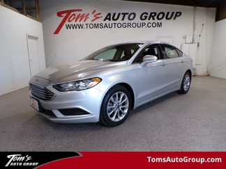 Used 2017 Ford Fusion SE w/ Fusion SE Technology Package image 1